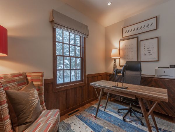 Teton Village Luxury Four Bedroom Cabin with Amazing Mountain View