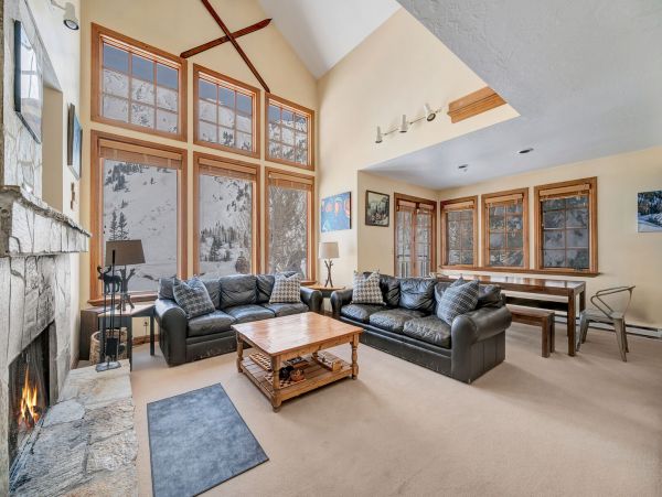 Alta Skiín/Ski-out Four Bedroom Vacation Rental Condo