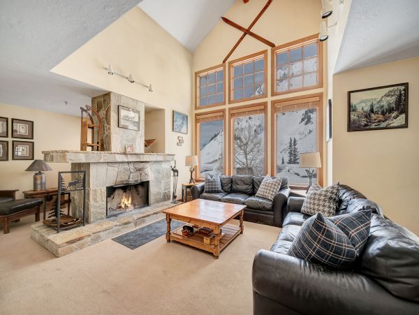 Alta Skiín/Ski-out Four Bedroom Vacation Rental Condo