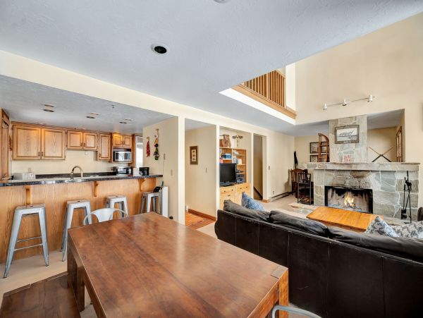 Alta Skiín/Ski-out Four Bedroom Vacation Rental Condo