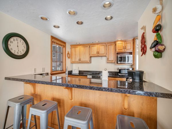 Alta Skiín/Ski-out Four Bedroom Vacation Rental Condo