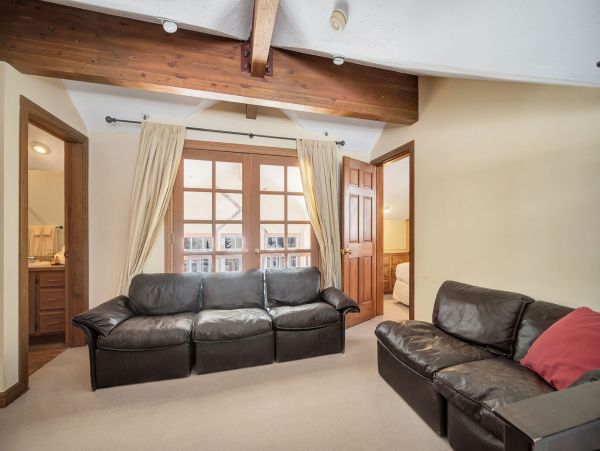 Alta Skiín/Ski-out Four Bedroom Vacation Rental Condo
