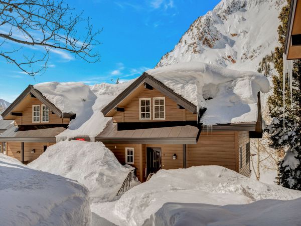 Alta Skiín/Ski-out Four Bedroom Vacation Rental Condo