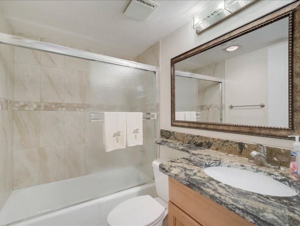 Vacation Rental in Siesta Key with Pool & Tennis Court