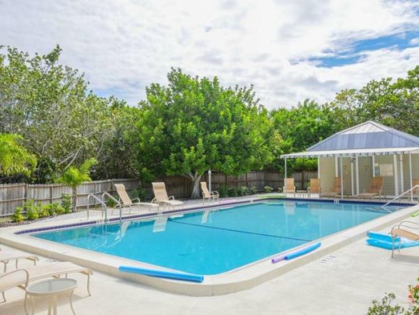 Beachfront Vacation Beach. Home In Boca Grande 3 Bedrooms