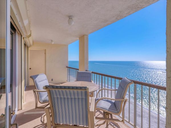 Updated Longboat Key Vacation Rental with Private Balcony