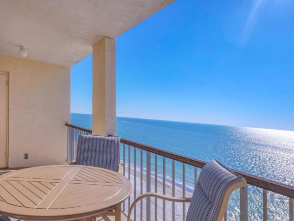 Updated Longboat Key Vacation Rental with Private Balcony