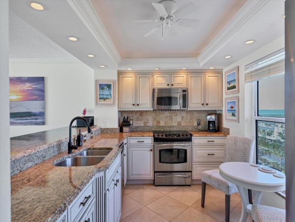 Updated Longboat Key Vacation Rental with Private Balcony