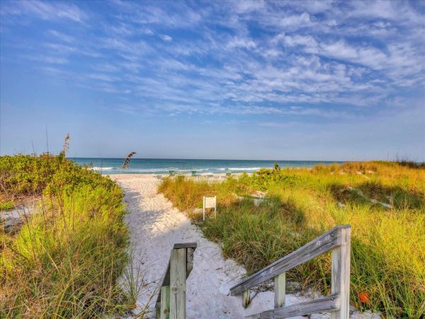 Updated Longboat Key Vacation Rental with Private Balcony