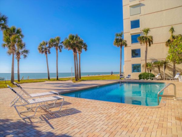 Updated Longboat Key Vacation Rental with Private Balcony