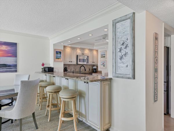 Updated Longboat Key Vacation Rental with Private Balcony