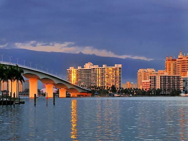 Charming Vacation Home in Sarasota 3 Bedrooms Walk To Beach