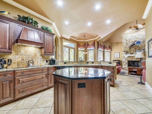 Six Bedroom Family Fun Home with Pool & Spa in Hilton Head
