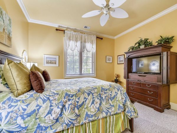 Six Bedroom Family Fun Home with Pool & Spa in Hilton Head