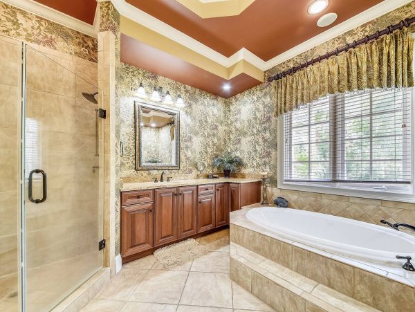Six Bedroom Family Fun Home with Pool & Spa in Hilton Head