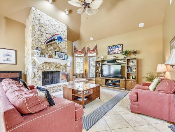 Six Bedroom Family Fun Home with Pool & Spa in Hilton Head