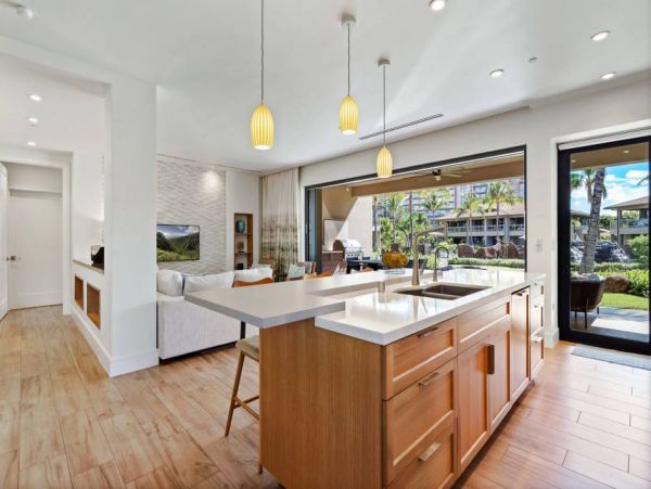 Ground Floor 3 Bedroom Luxury Condo Steps to Beach