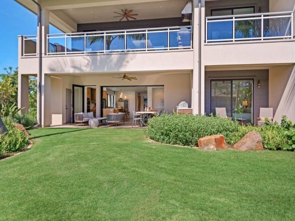 Ground Floor 3 Bedroom Luxury Condo Steps to Beach