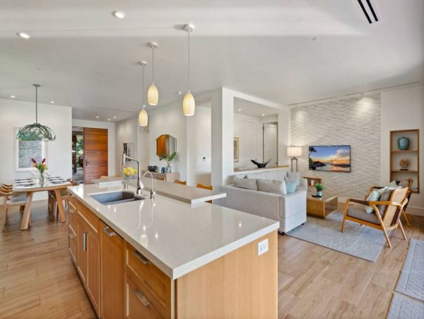 Ground Floor 3 Bedroom Luxury Condo Steps to Beach