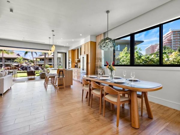 Ground Floor 3 Bedroom Luxury Condo Steps to Beach