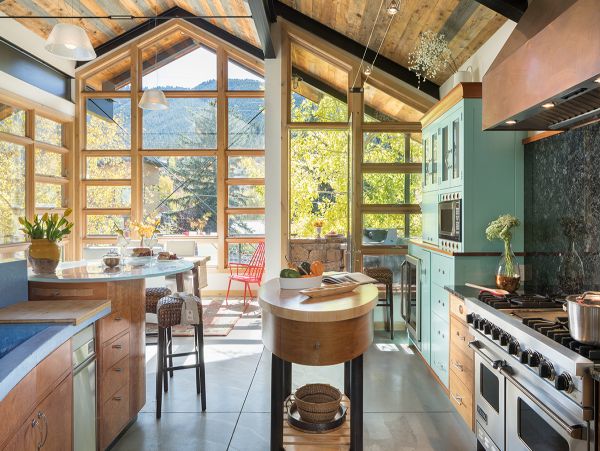 Understated Mountain Luxury Blends Style & Comfort