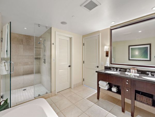 Exquisite Three Bedroom Ocean View Penthouse in Kaanapali