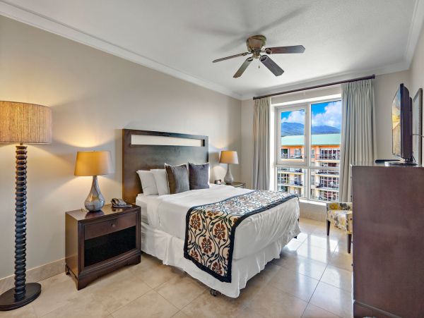 Exquisite Three Bedroom Ocean View Penthouse in Kaanapali