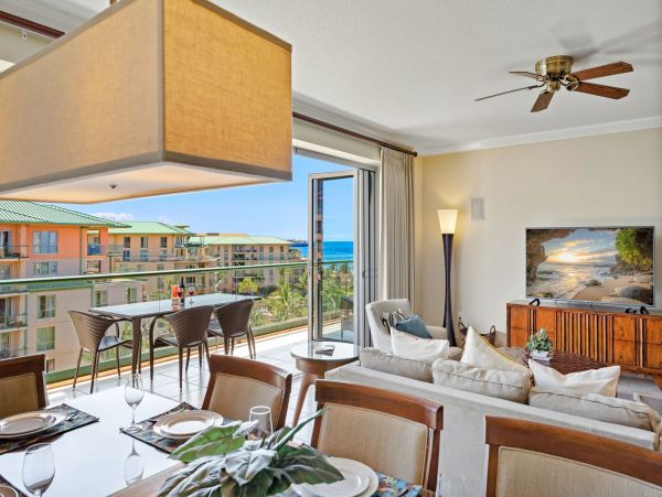 Exquisite Three Bedroom Ocean View Penthouse in Kaanapali