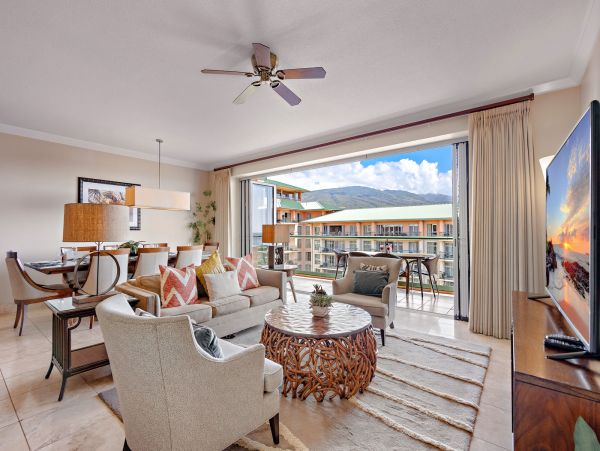 Exquisite Three Bedroom Ocean View Penthouse in Kaanapali