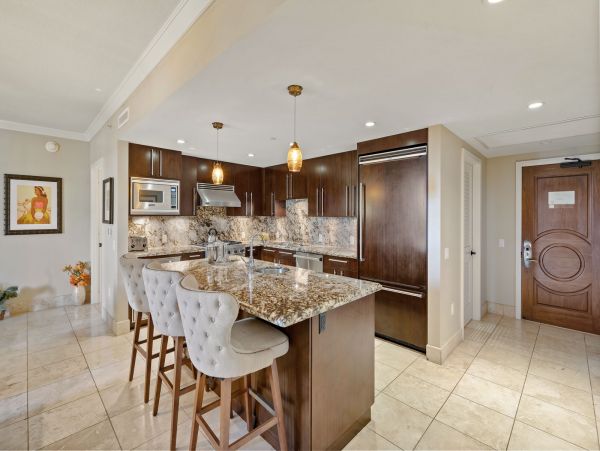 Exquisite Three Bedroom Ocean View Penthouse in Kaanapali