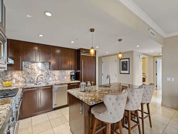 Exquisite Three Bedroom Ocean View Penthouse in Kaanapali