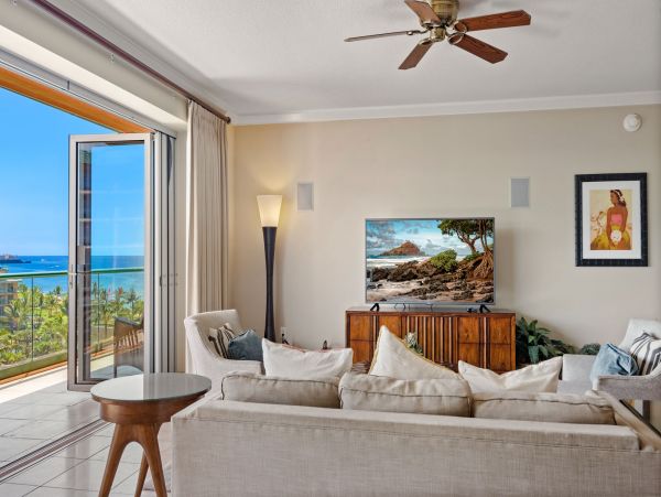 Exquisite Three Bedroom Ocean View Penthouse in Kaanapali