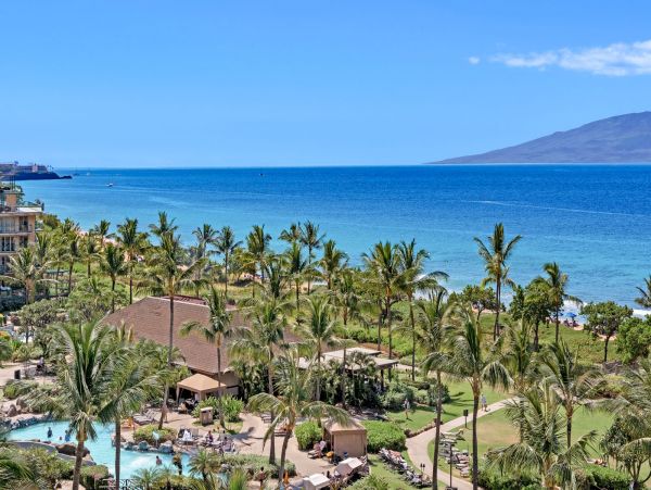 Exquisite Three Bedroom Ocean View Penthouse in Kaanapali