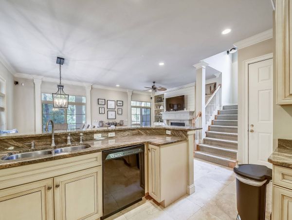 Hilton Head Vacation Home Five Bedroom with Pool
