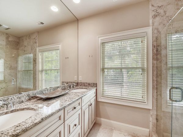 Hilton Head Vacation Home Five Bedroom with Pool