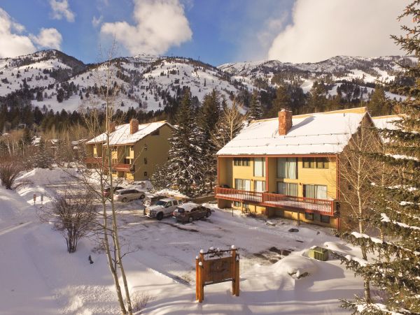 Teton Village 4 Bedroom Vacation Home Ski In - Ski Out