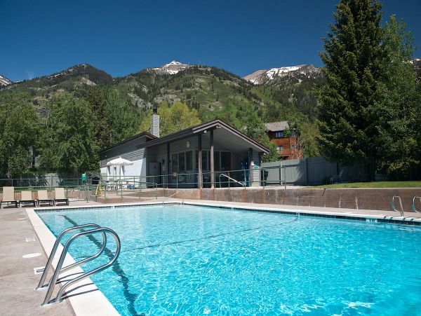 Teton Village 4 Bedroom Vacation Home Ski In - Ski Out