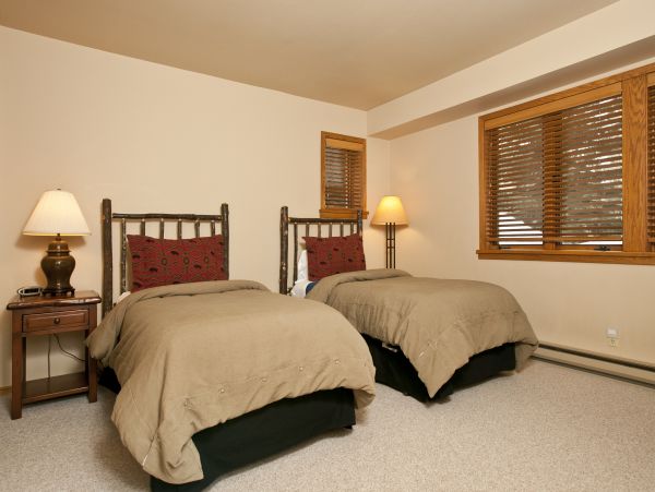 Teton Village 4 Bedroom Vacation Home Ski In - Ski Out