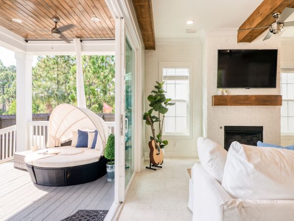 Waterfront Five Bedroom Home with Hot Tub in Miramar Beach