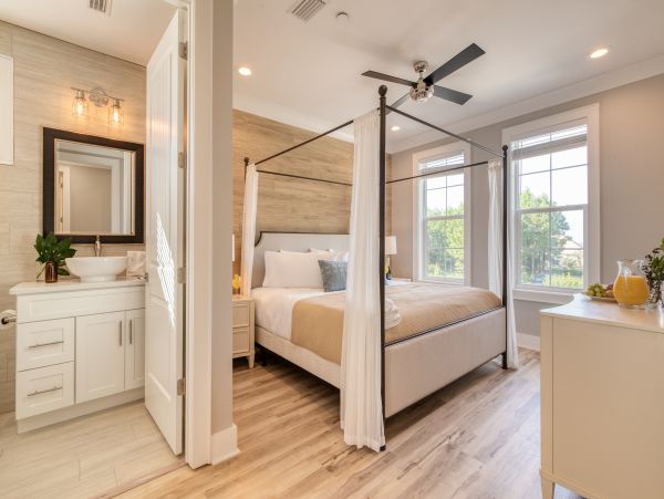 Waterfront Five Bedroom Home with Hot Tub in Miramar Beach