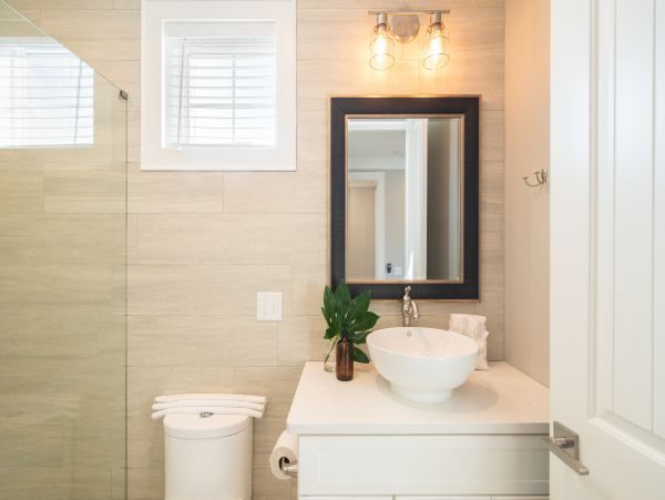 Waterfront Five Bedroom Home with Hot Tub in Miramar Beach