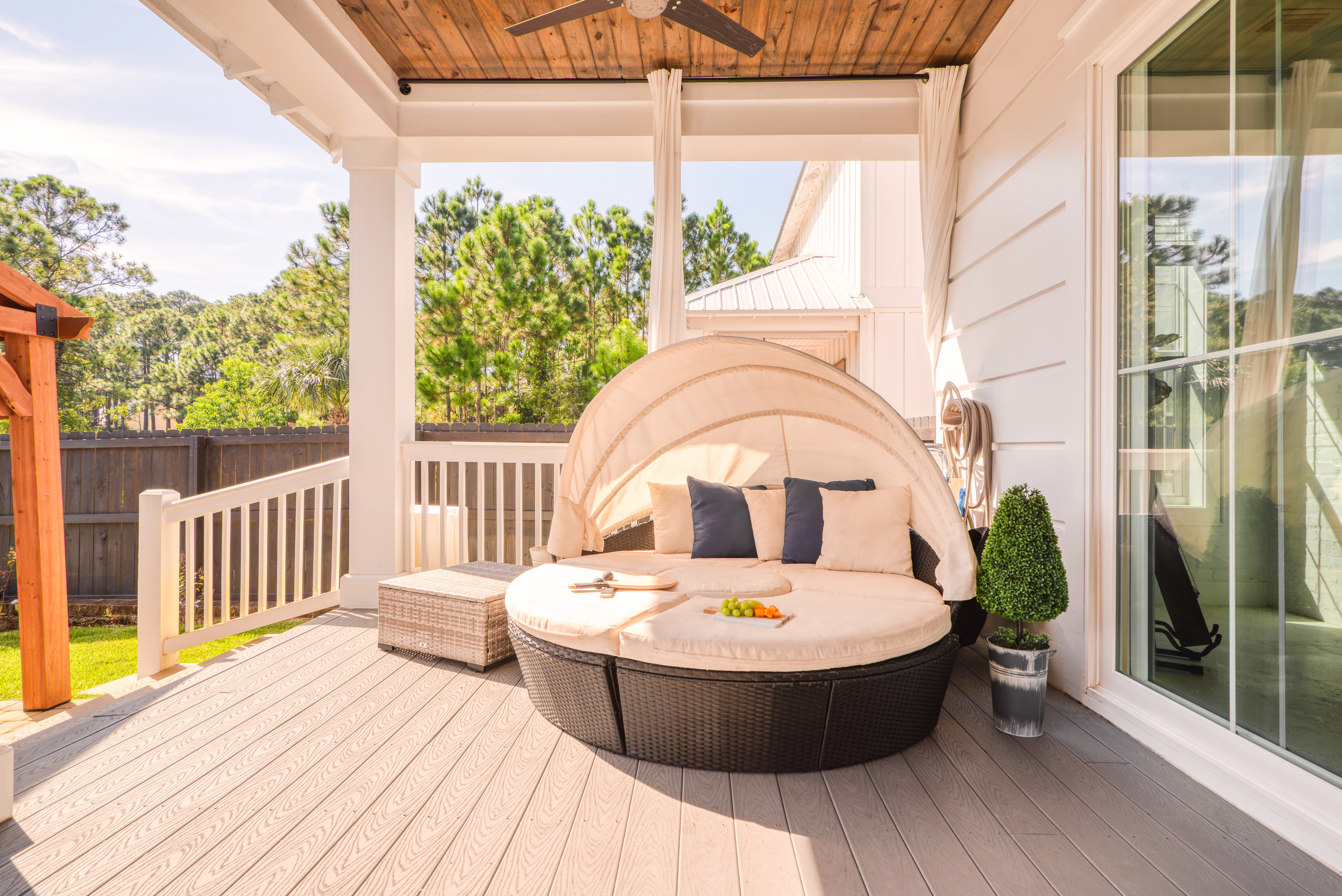 Waterfront Five Bedroom Home with Hot Tub in Miramar Beach