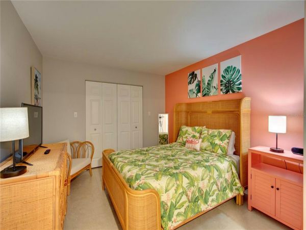 2 Bedroom Vacation Condo in Longboat Key Steps from Beach