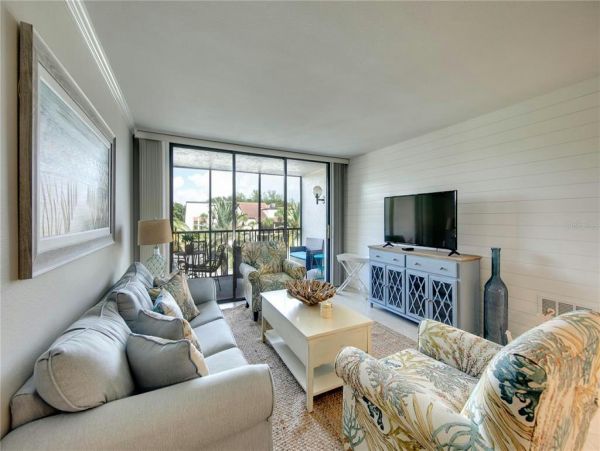 2 Bedroom Vacation Condo in Longboat Key Steps from Beach