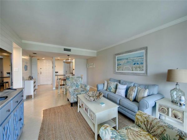 2 Bedroom Vacation Condo in Longboat Key Steps from Beach