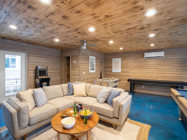 Luxury 6 Bedroom Home with Private Pool in Destin