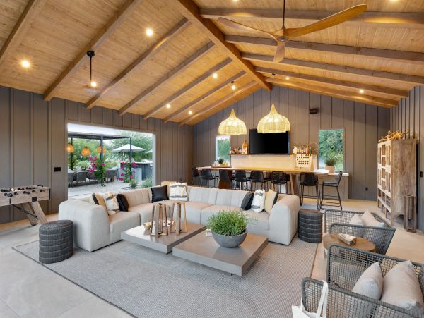 Thermal Posh Eight Bedroom Vacation Estate Private Pool