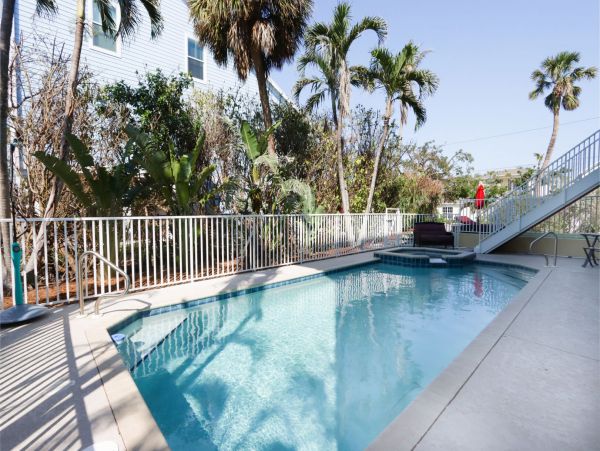 Captiva Island 6 Bedroom Pool Home Elevator & Walk To Beach