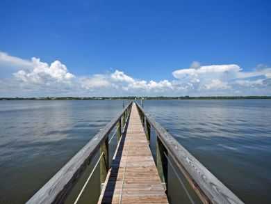 Beautiful Manasota Key Vacation Home Sleeps 6 With Dock
