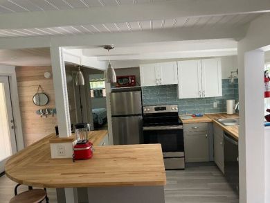 Beautiful Manasota Key Vacation Home Sleeps 6 With Dock